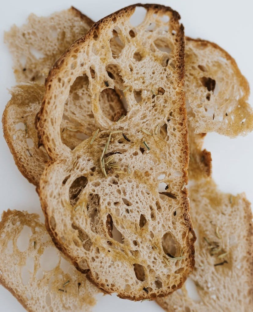 3mm Toasts – Azeite & Alecrim